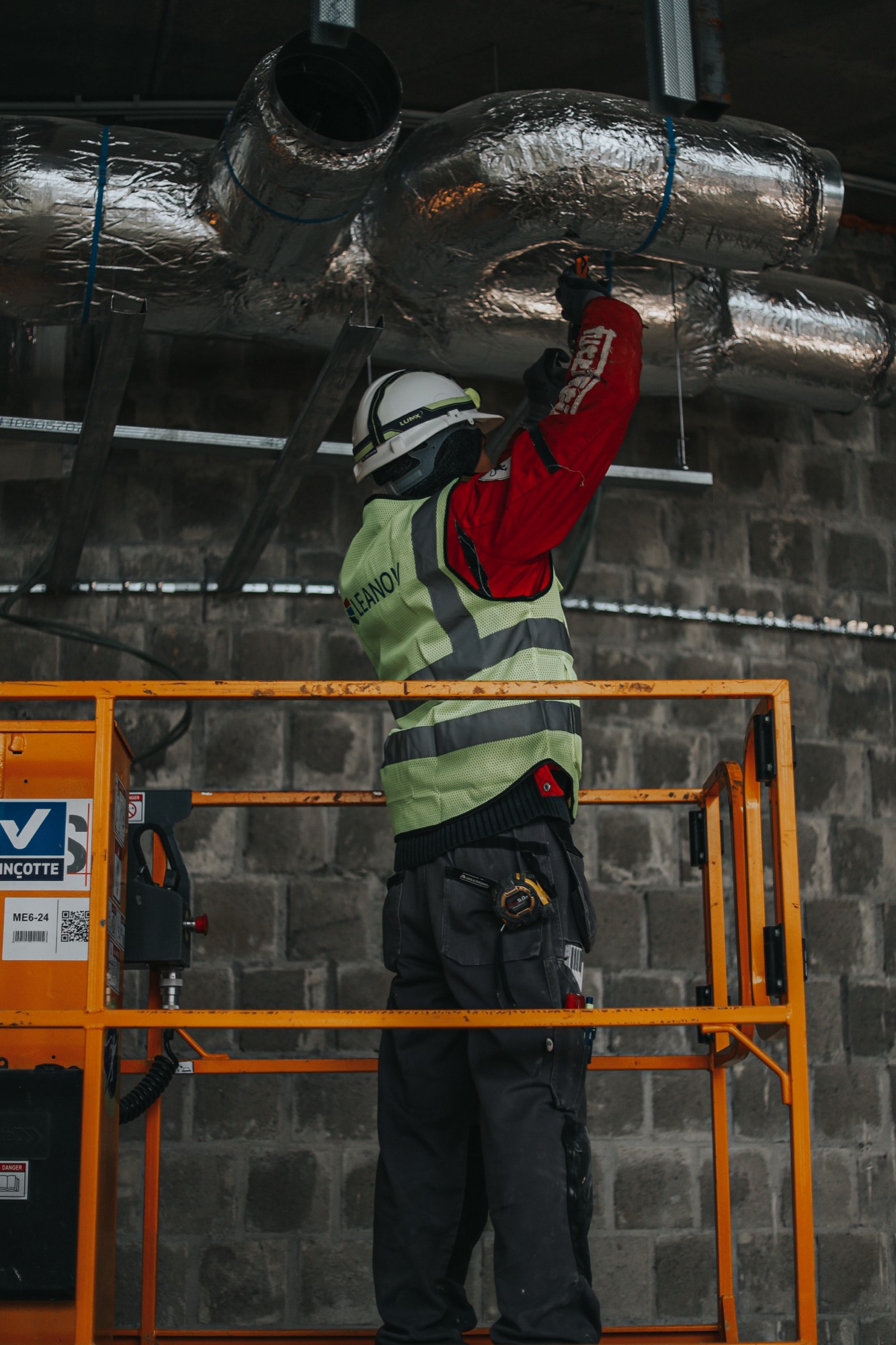 Trabalho em altura na estrutura LEANOV