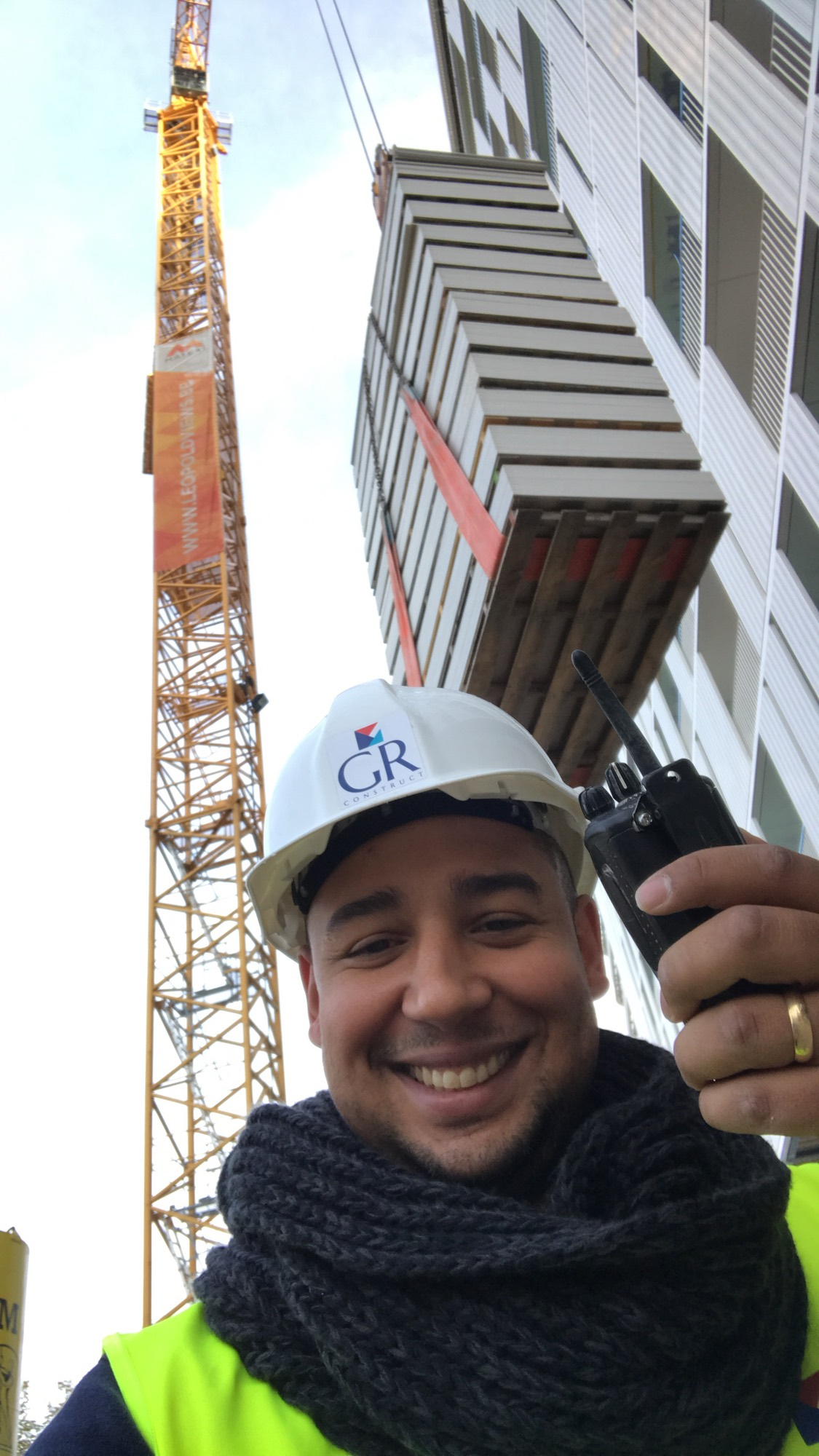 Operacao de grua em obra LEANOV